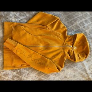 Lululemon’s Scuba Hoodie Size 6